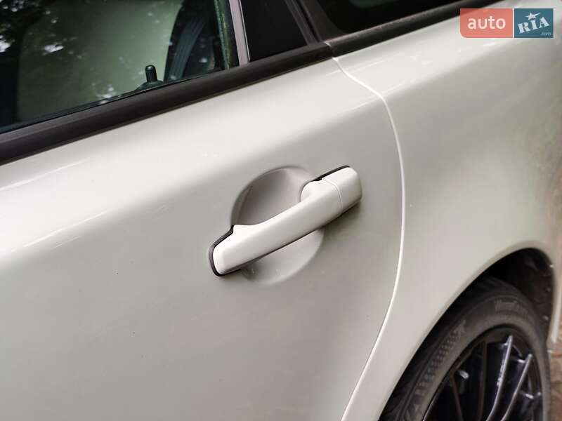 Універсал Volvo V50 2010 в Львові