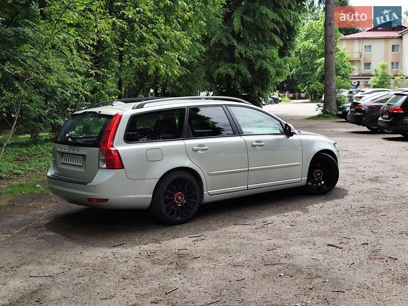 Універсал Volvo V50 2010 в Львові