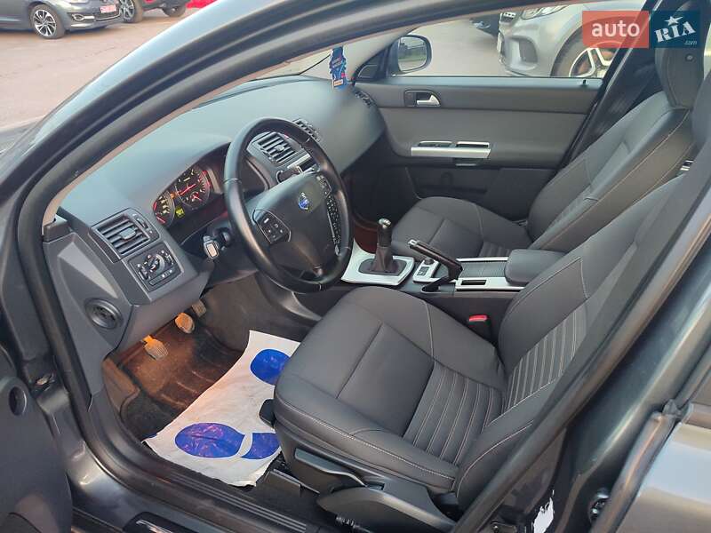 Универсал Volvo V50 2011 в Киеве фото 6 Универсал Volvo V50 2011 в Киеве