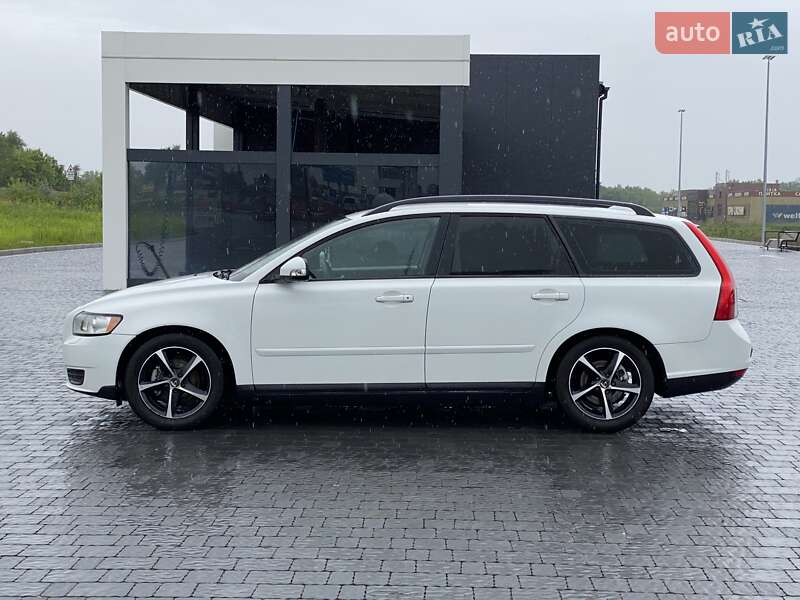 Универсал Volvo V50 2010 в Львове