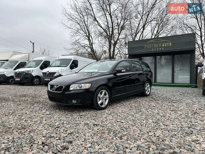 Универсал Volvo V50 2012 в 