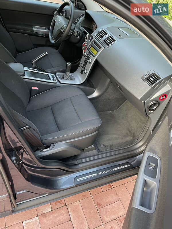Універсал Volvo V50 2010 в Рівному