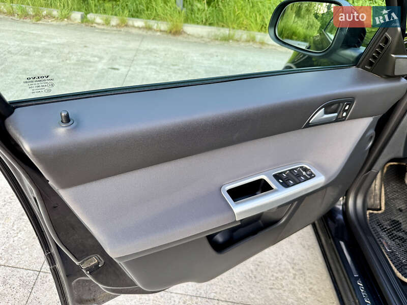 Универсал Volvo V50 2010 в Дрогобыче