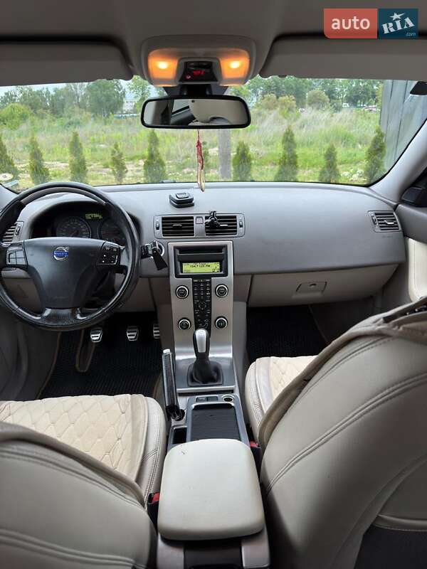Универсал Volvo V50 2009 в Золочеве