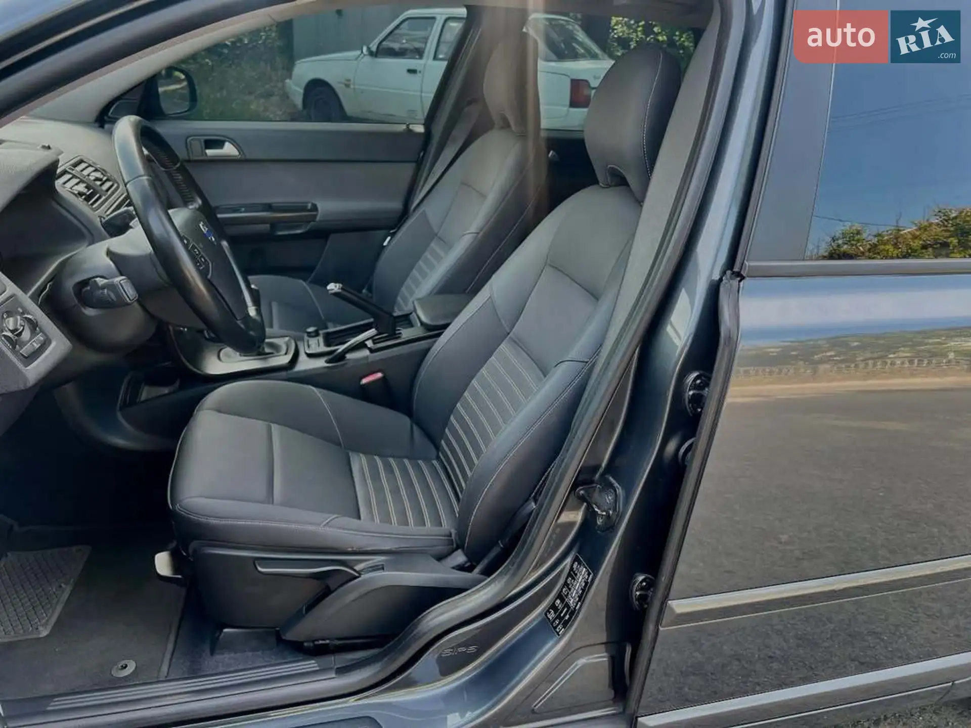 2011 Volvo V50 - мініатюра 12