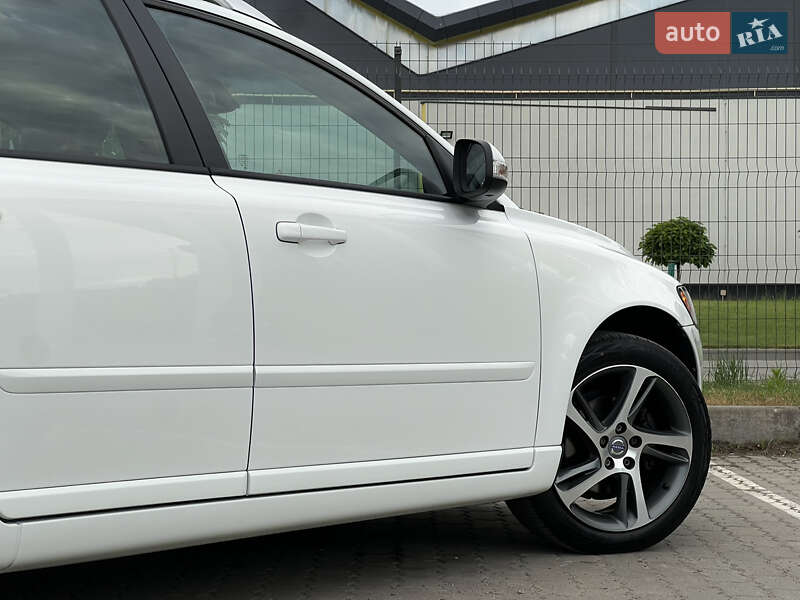 Універсал Volvo V50 2012 в Радивиліві