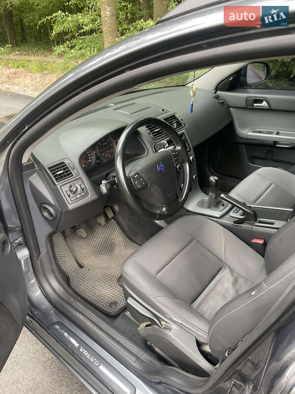 Универсал Volvo V50 2010 в Стрые фото 12 Универсал Volvo V50 2010 в Стрые