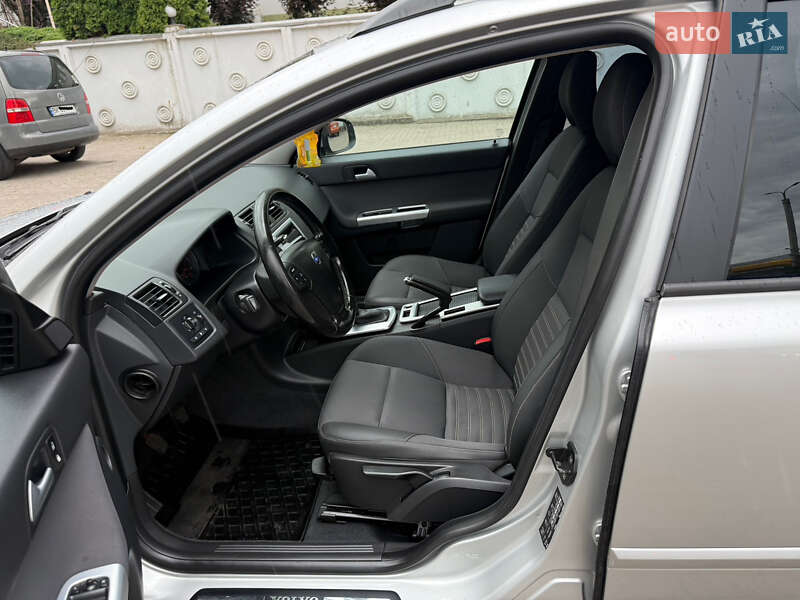 Універсал Volvo V50 2011 в Рівному