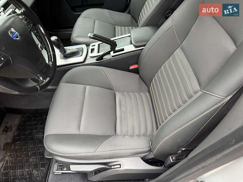 Універсал Volvo V50 2011 в Рівному