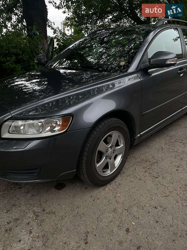 Volvo V50 2011