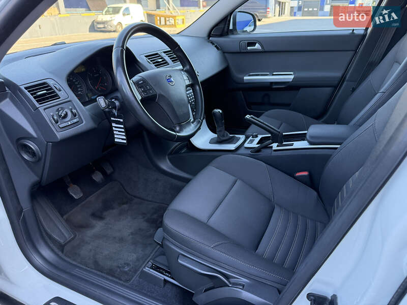 Универсал Volvo V50 2012 в Ровно