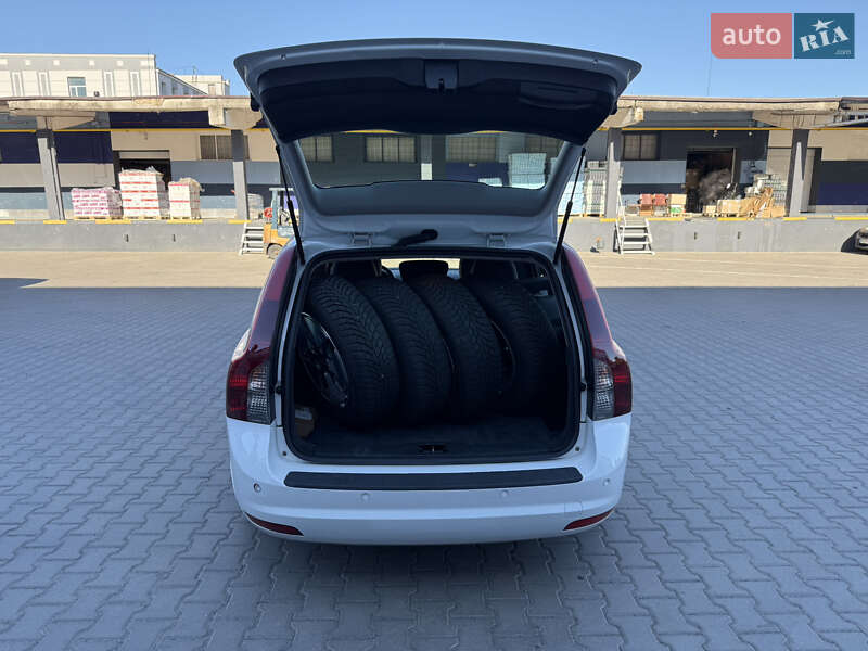 Универсал Volvo V50 2012 в Ровно