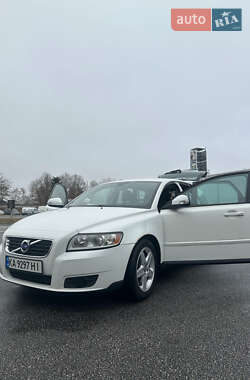 Универсал Volvo V50 2010 в Коростене