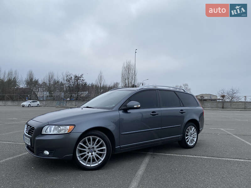 Универсал Volvo V50 2010 в Киеве