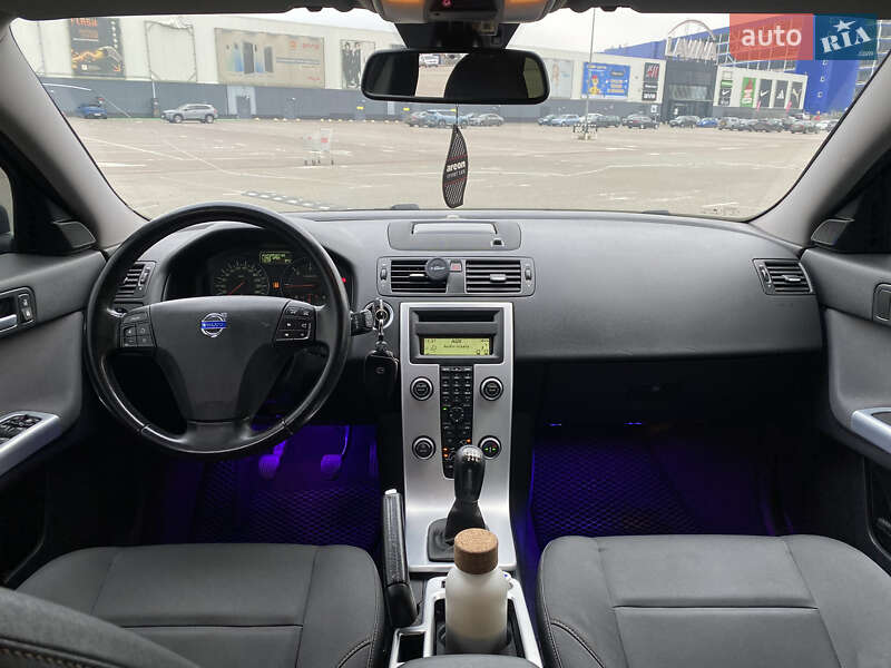 Универсал Volvo V50 2010 в Киеве
