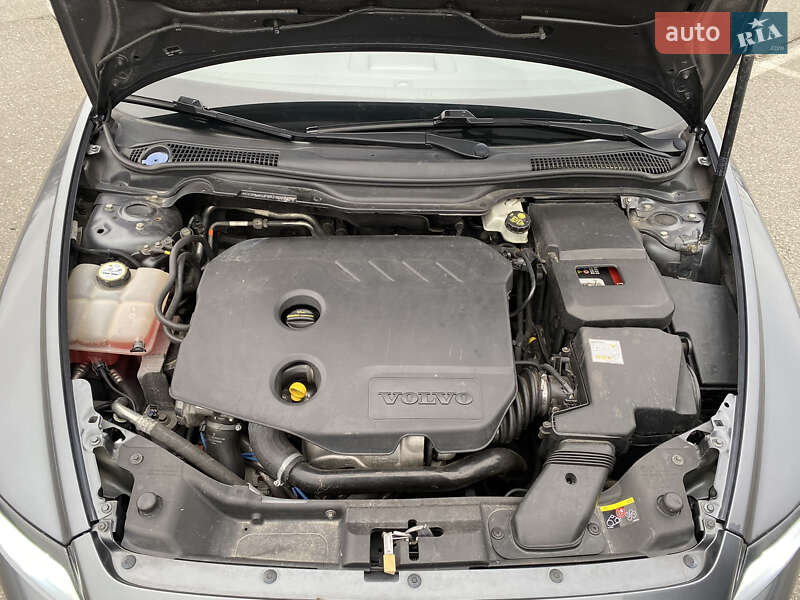 Универсал Volvo V50 2010 в Киеве