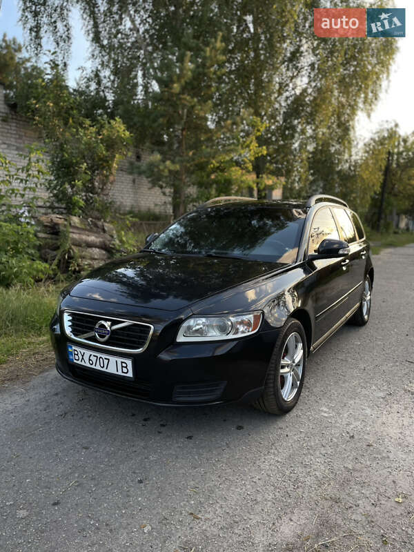 Универсал Volvo V50 2010 в Славуте