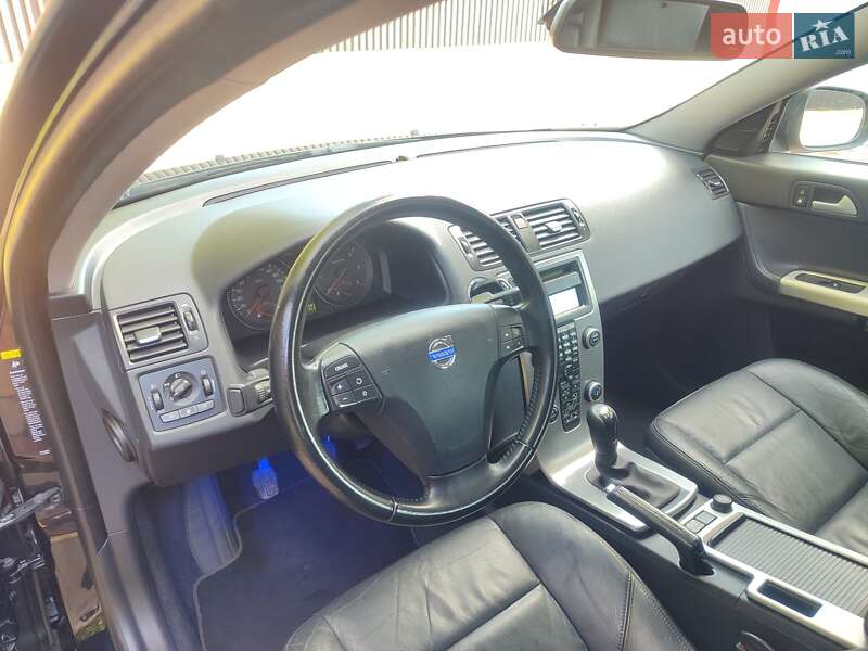 Универсал Volvo V50 2010 в Кролевце