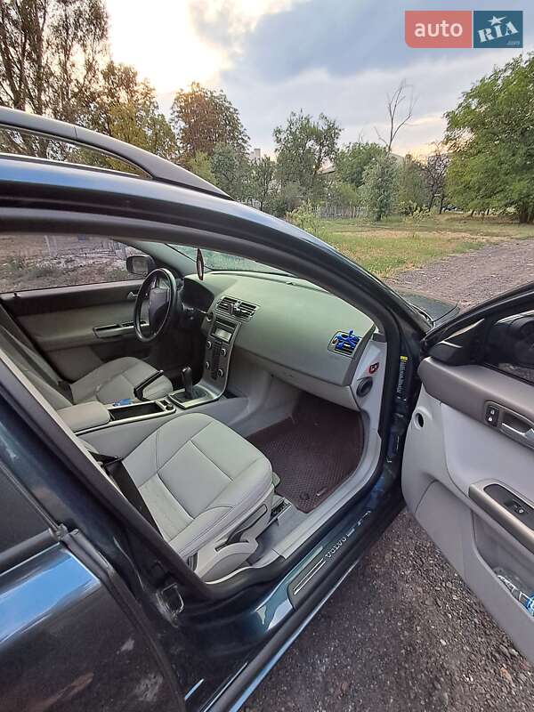 Універсал Volvo V50 2009 в Павлограді