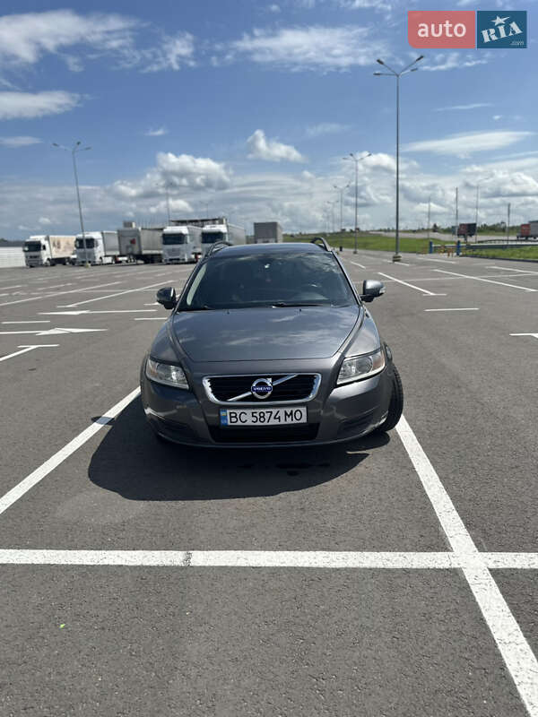 Volvo V50 2011
