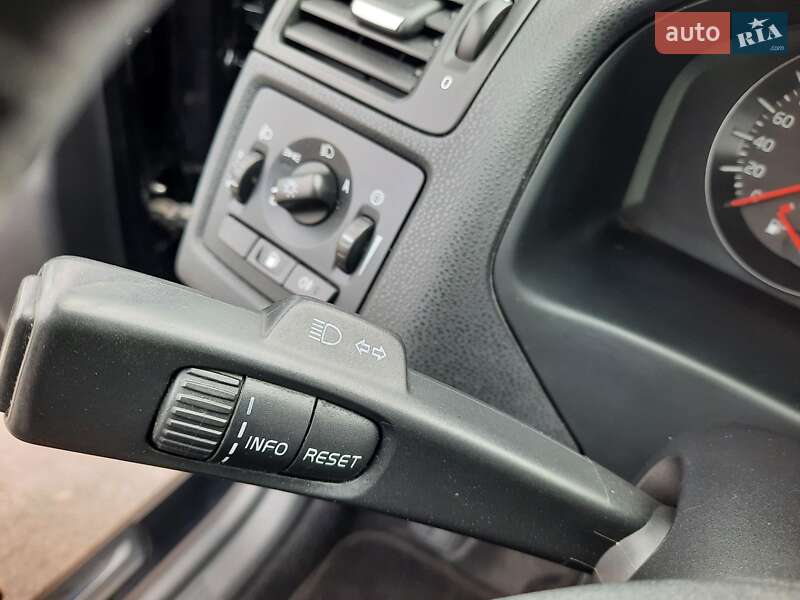 Универсал Volvo V50 2012 в Полтаве