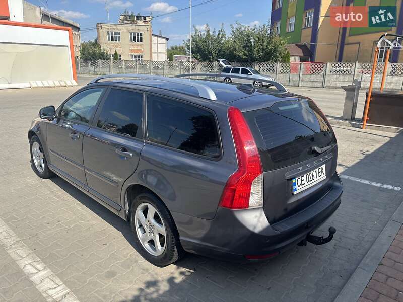Універсал Volvo V50 2011 в Чернівцях