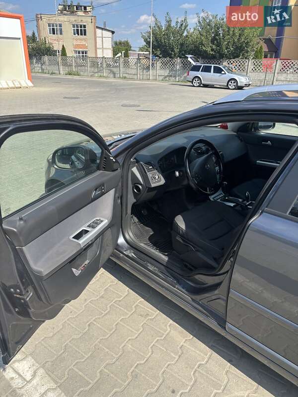 Універсал Volvo V50 2011 в Чернівцях