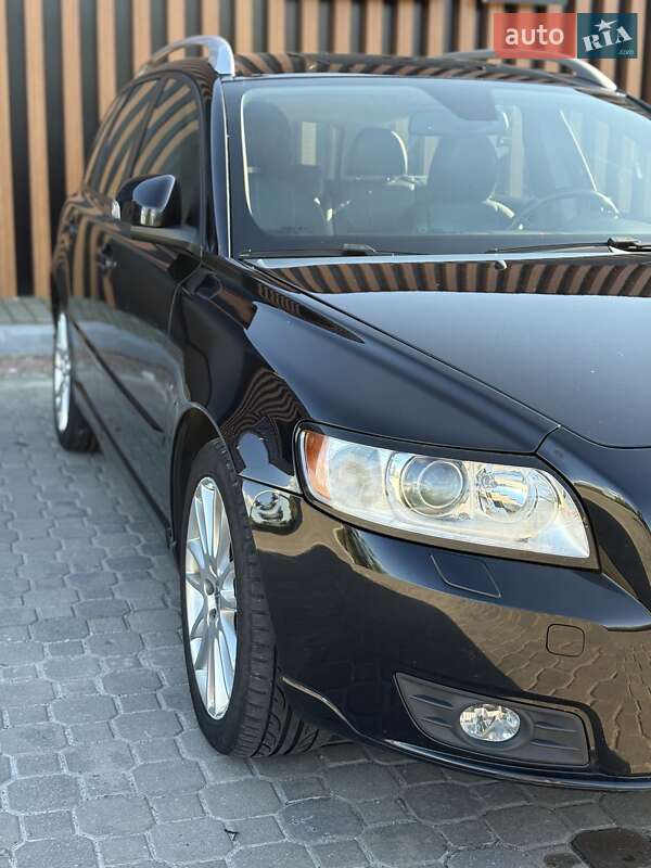 Универсал Volvo V50 2011 в Львове