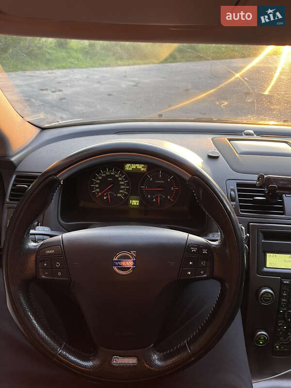 Універсал Volvo V50 2010 в Брюховичах