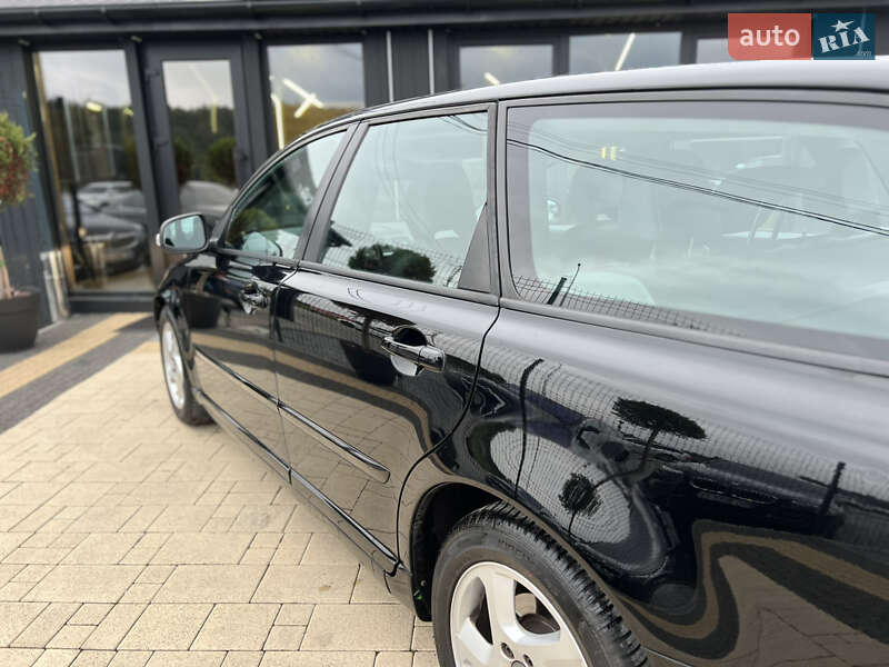 Универсал Volvo V50 2011 в Львове