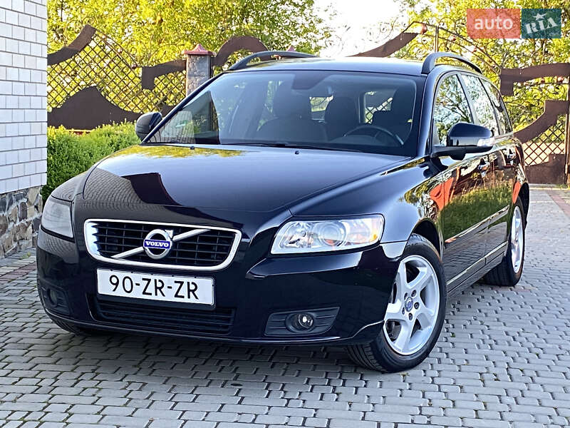 Универсал Volvo V50 2010 в 