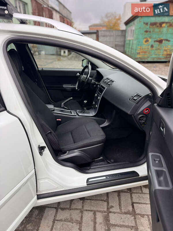 Универсал Volvo V50 2012 в Сумах фото 18 Универсал Volvo V50 2012 в Сумах