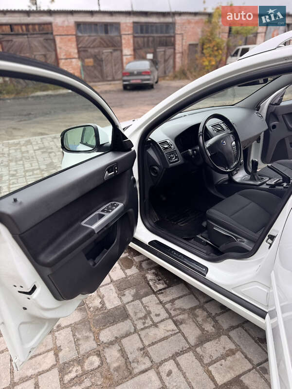 Универсал Volvo V50 2012 в Сумах фото 38 Универсал Volvo V50 2012 в Сумах