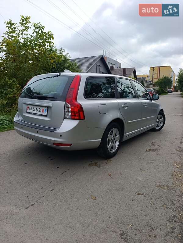 Volvo V50 2011