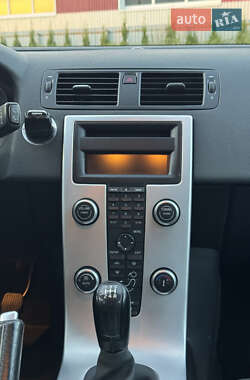Універсал Volvo V50 2010 в  фото 12 Універсал Volvo V50 2010 в