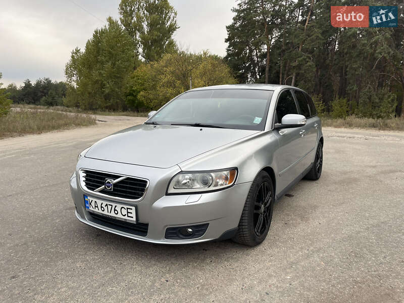 Универсал Volvo V50 2008 в Ахтырке