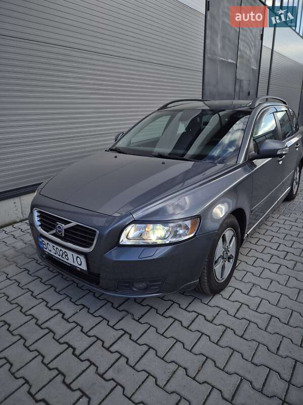 Универсал Volvo V50 2010 в Львове