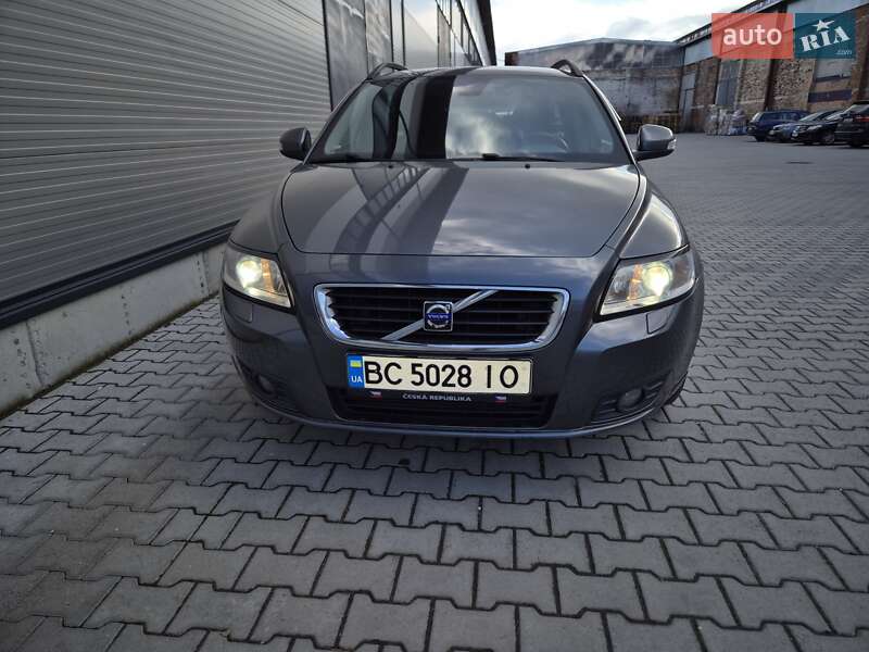 Универсал Volvo V50 2010 в Львове