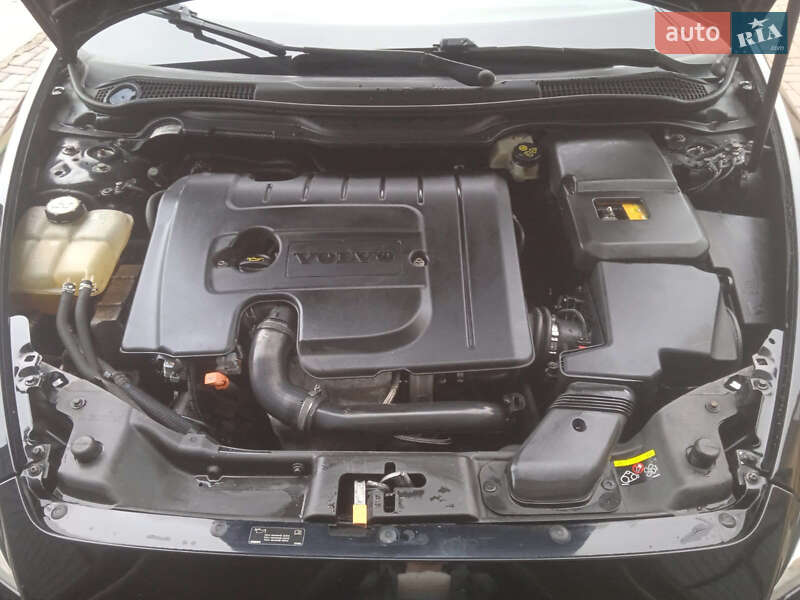 Универсал Volvo V50 2010 в Черновцах