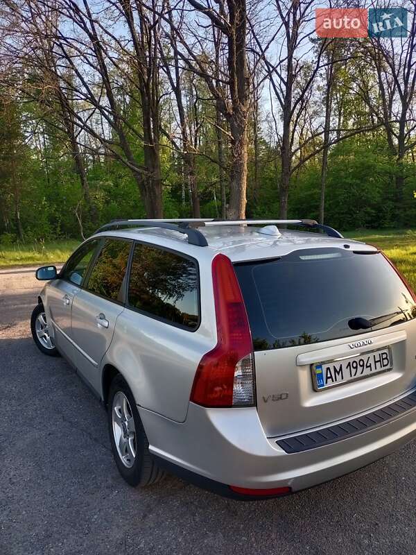 Універсал Volvo V50 2008 в  фото Універсал Volvo V50 2008 в