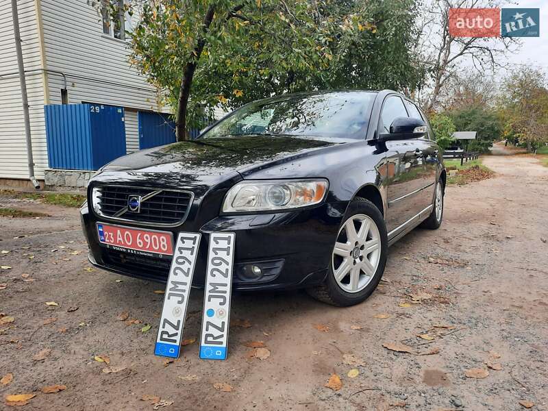 Універсал Volvo V50 2010 в Полтаві