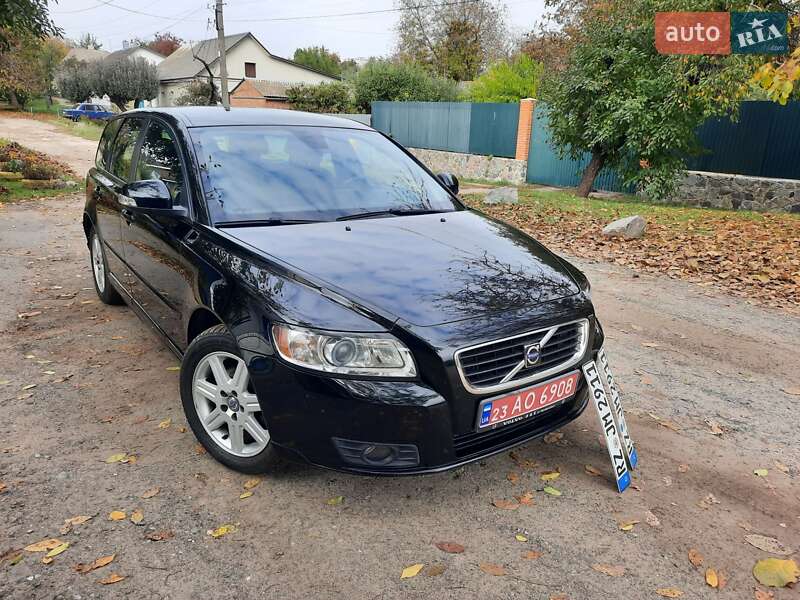 Універсал Volvo V50 2010 в Полтаві