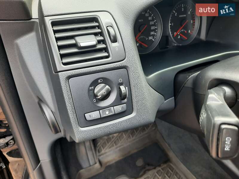 Універсал Volvo V50 2010 в Полтаві