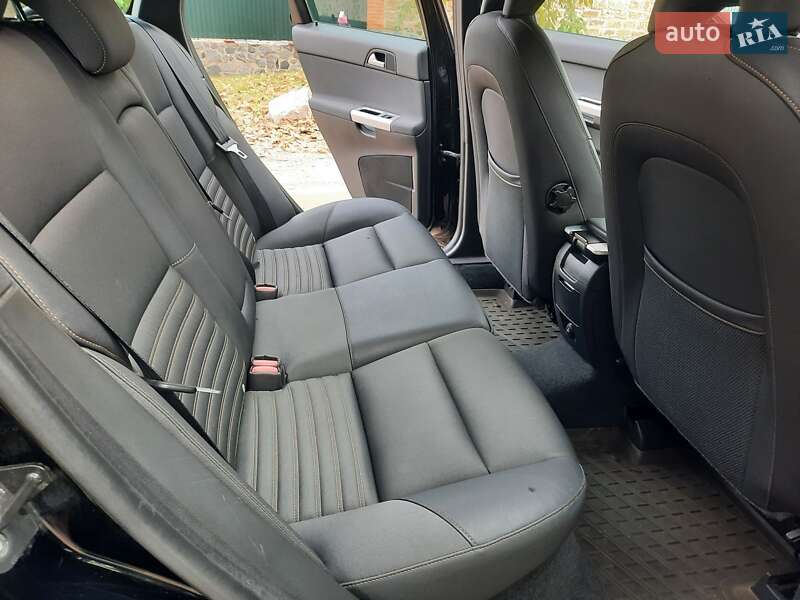 Універсал Volvo V50 2010 в Полтаві