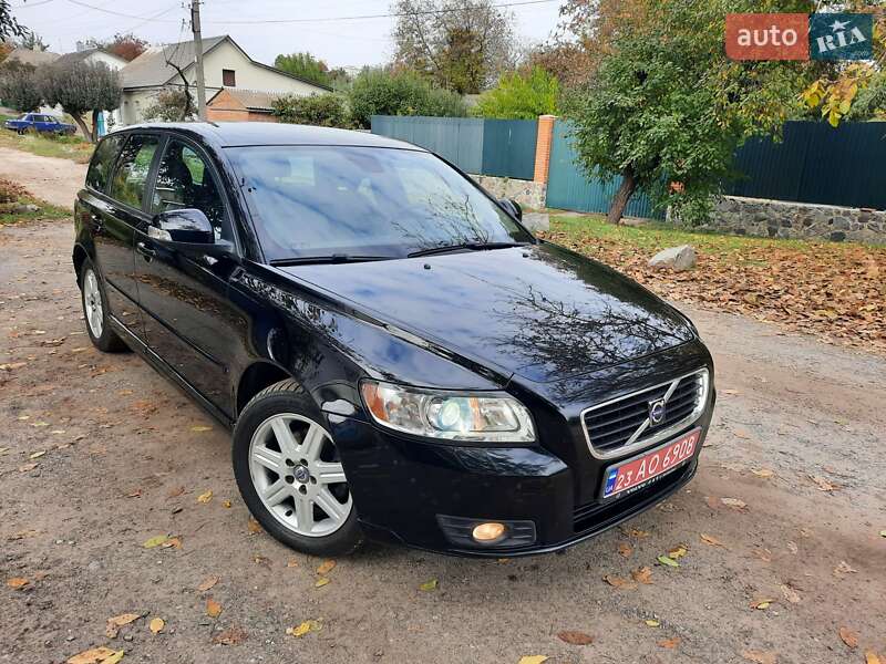Універсал Volvo V50 2010 в Полтаві