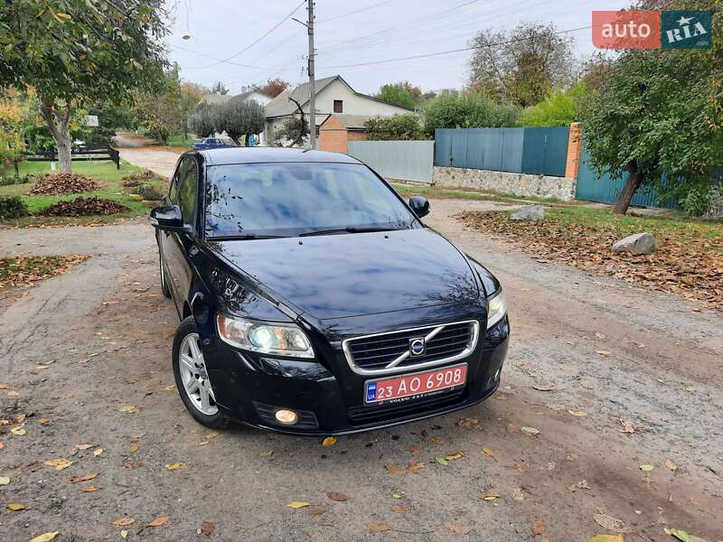 Універсал Volvo V50 2010 в Полтаві