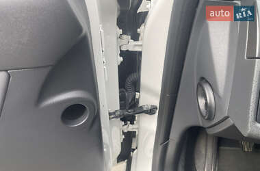 Універсал Volvo V50 2010 в  фото 9 Універсал Volvo V50 2010 в