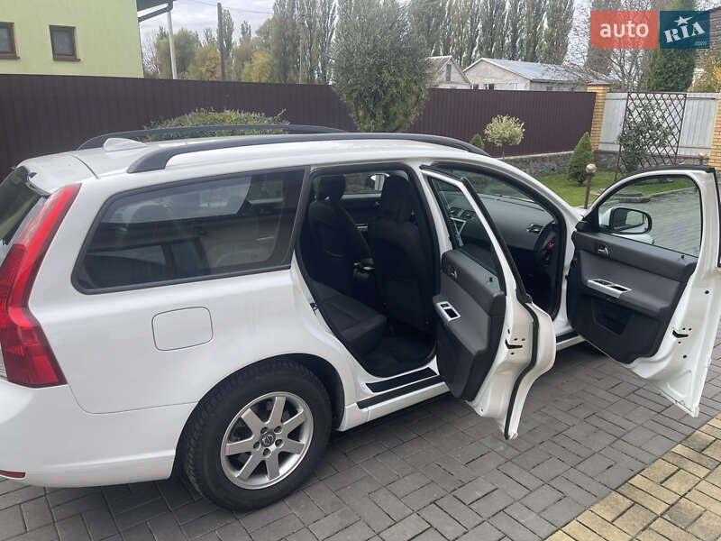 Универсал Volvo V50 2010 в Шепетовке фото 24 Универсал Volvo V50 2010 в Шепетовке