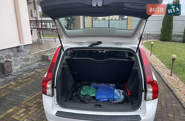 Універсал Volvo V50 2010 в  фото 34 Універсал Volvo V50 2010 в