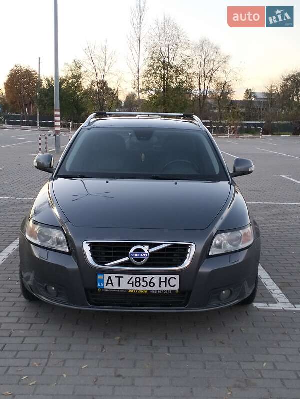 Універсал Volvo V50 2010 в Коломиї